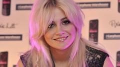 Blondes woman pixie lott