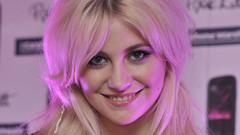 Blondes woman pixie lott