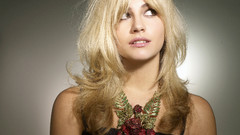 Blondes woman pixie lott