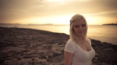 Blondes woman sunset cleavage