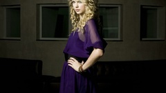 Blondes woman taylor swift