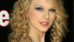 Blondes woman taylor swift