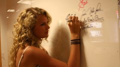 Blondes woman taylor swift