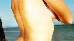 Blondes woman topless Melissa