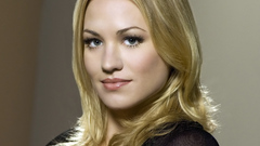 Blondes woman yvonne strahovski