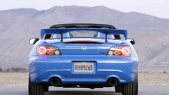 Blue Mountains cars blurred back view vehicles blurred 