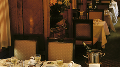 Blue train evening Car The dining high Resolution