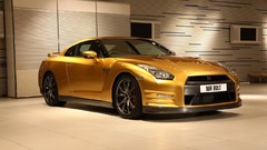 Bolt cars Nissan GT golden Hot Cars