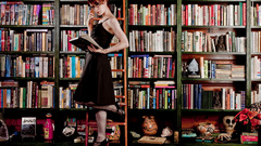 Books Felicia Day bookshelf
