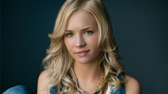 Britt robertson woman blondes