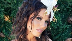 Brunettes Alina Ascent