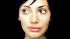 Brunettes blue eyes lips