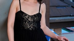 Brunettes Sarah Shevon