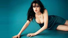 Brunettes woman anne hathaway