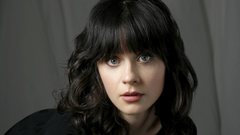 Brunettes woman blue eyes