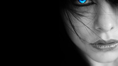 Brunettes woman blue eyes