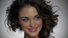 Brunettes woman blue eyes