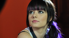 Brunettes woman brown eyes