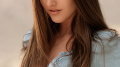 Brunettes woman brown eyes