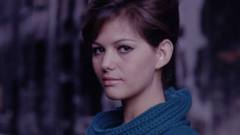 Brunettes woman oldschool claudia