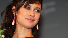 Brunettes woman olga kurylenko