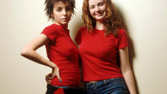 Brunettes woman redheads short