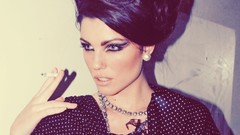 Brunettes woman smoking close-up