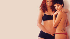 Brunettes Women redheads short