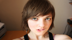 Brunettes Women short hair