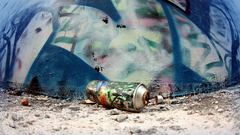 Can graffiti old spray