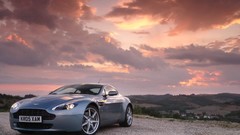 Cars aston martin v8