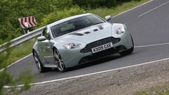 Cars Aston Martin Vantage v12 Aston Martin V12 Vantage