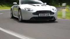 Cars Aston Martin Vantage v12 Aston Martin V12 Vantage