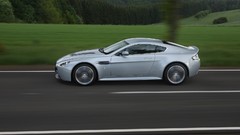 Cars Aston Martin Vantage v12 Aston Martin V12 Vantage