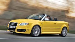 Cars cabrio Audi RS4