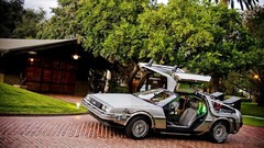 Cars delorean dmc-12
