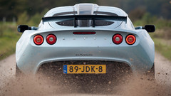 Cars Exige races Lotus