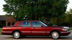 Cars Lincoln Town Car 1997