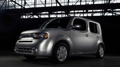 Cars silver Nissan Nissan