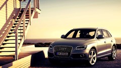 Cars stairways Audi Q5