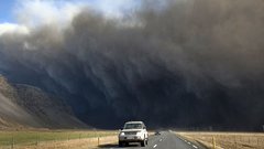 Cars Volcanoes smoke iceland