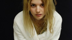 Cassie ainsworth hannah murray
