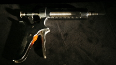 CC surgical syringe pistol
