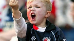 Children soccer middle finger feyenoord