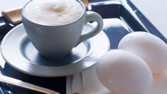 Coffee cup foam egg