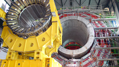 Collider compact muon solenoid