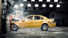 Crash test Mercedes-Benz