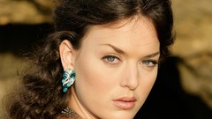 Crystals earrings brunettes Betcee May