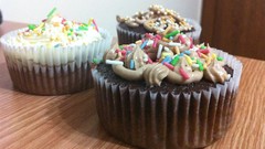 Cupcakes chocolate icing vanilla