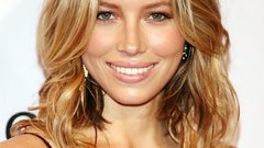 Cute smile jessica-biel gorgeous